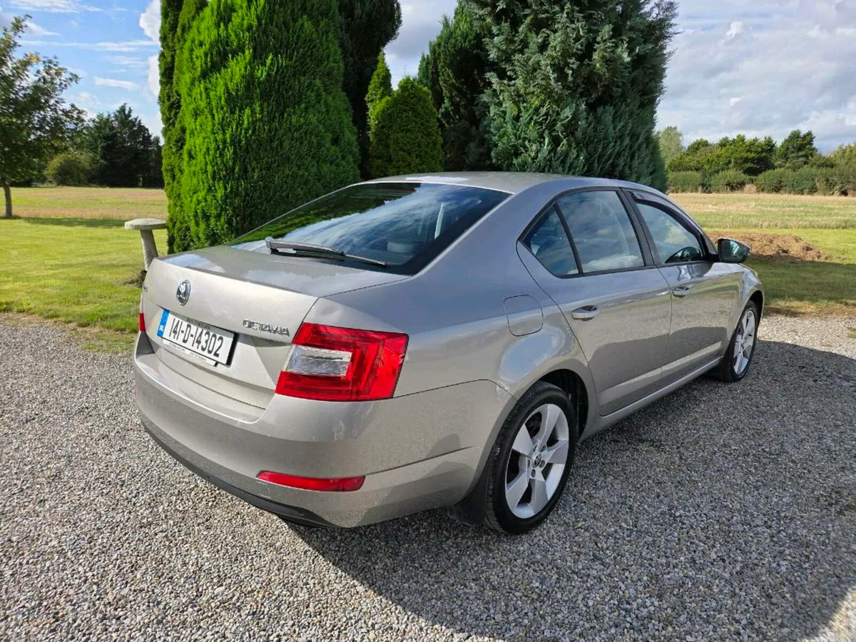 Very Low Mileage Skoda Octavia 1.6Tdi Elegance - Image 3