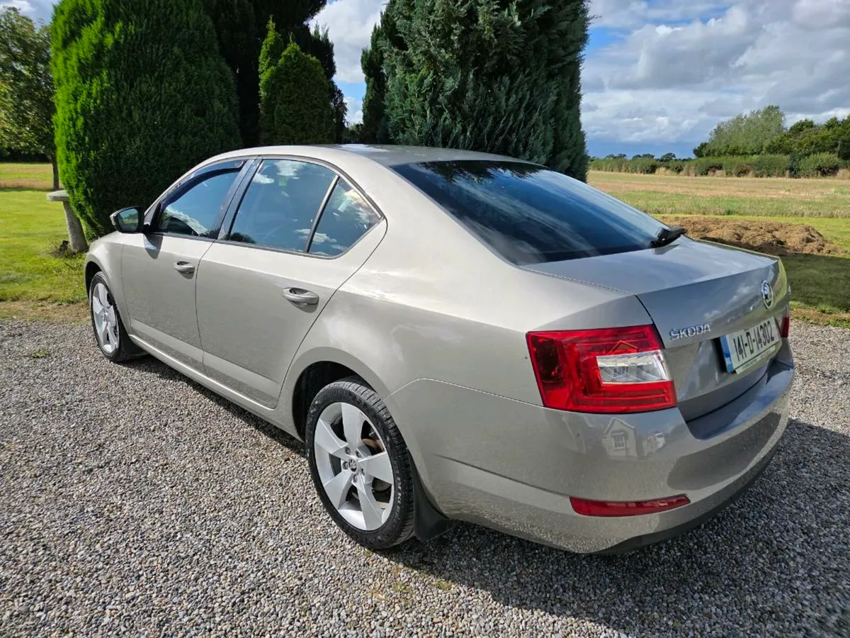 Very Low Mileage Skoda Octavia 1.6Tdi Elegance - Image 4