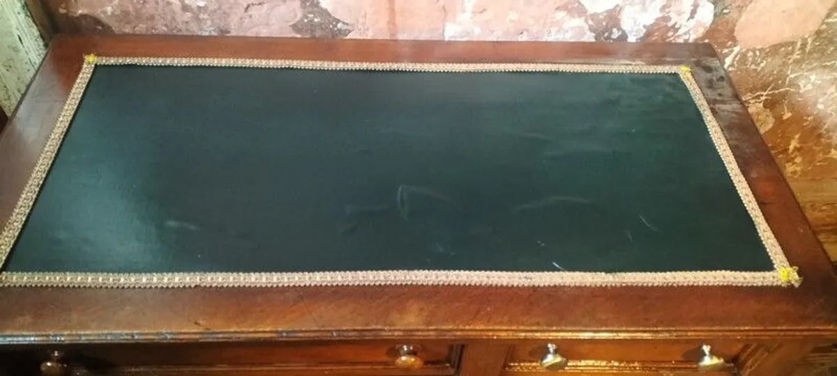 Arts & Crafts oak Desk - Image 3