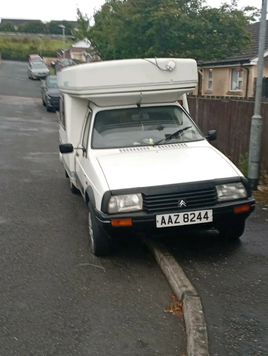 Retro classic camper van - Image 2