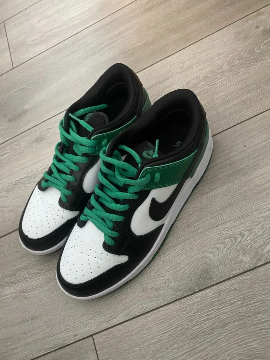 Nike dunks - Image 1