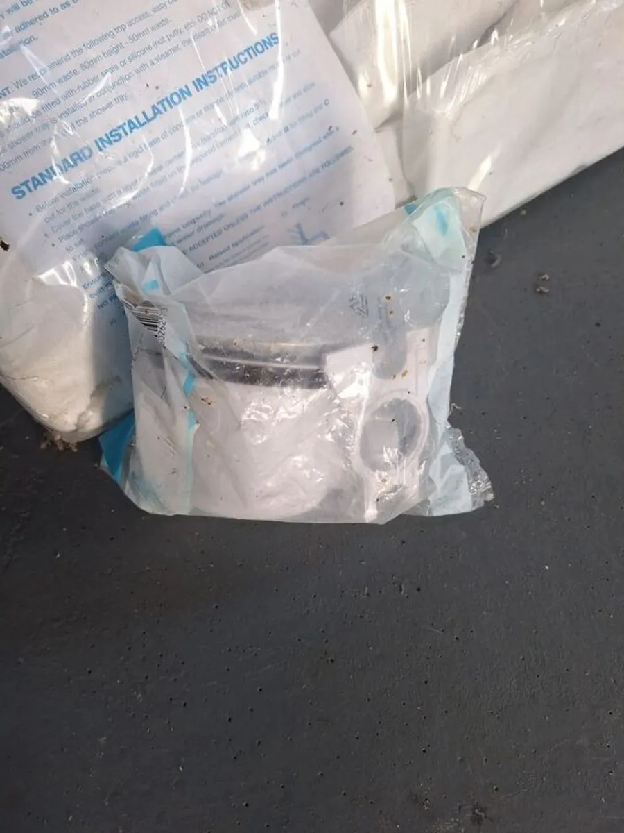 shower tray - Image 1