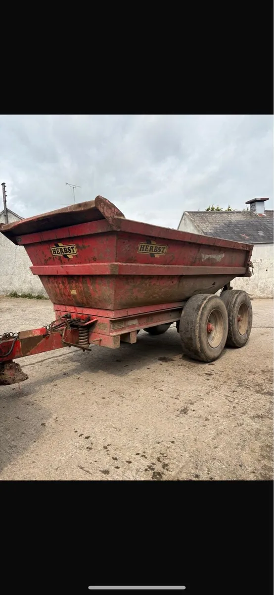Dump trailer - Image 1