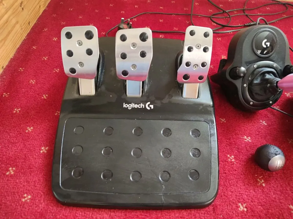Logitech G920 steering wheel + extras - Image 3