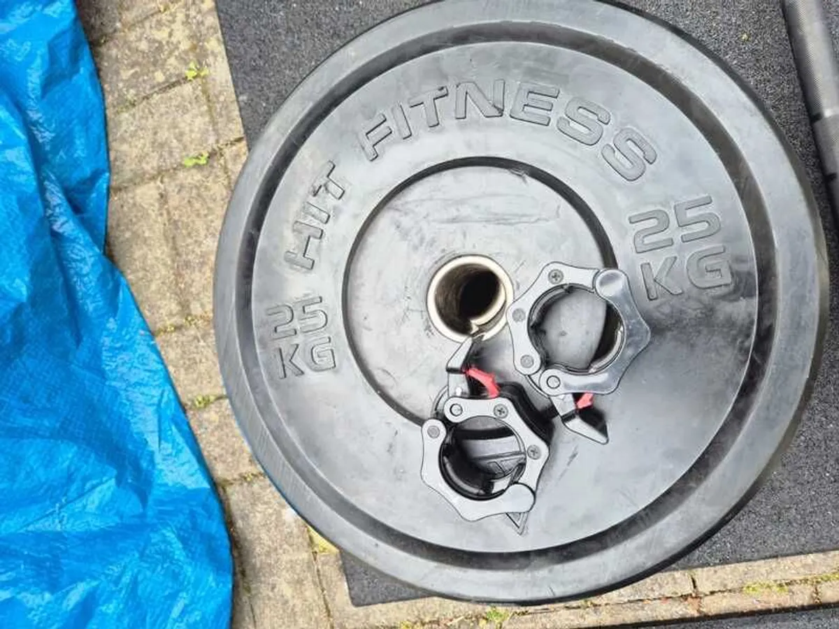 20kg Olympic Barbell and Bumper Plates 80kg. 2x rubber mats - Image 3