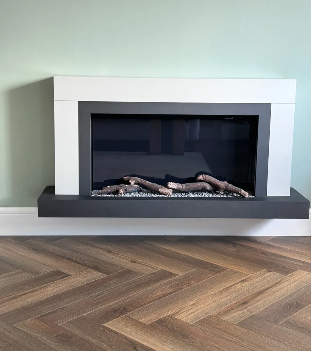 VARDO PRYZM Electric Fireplace Suite - Image 2