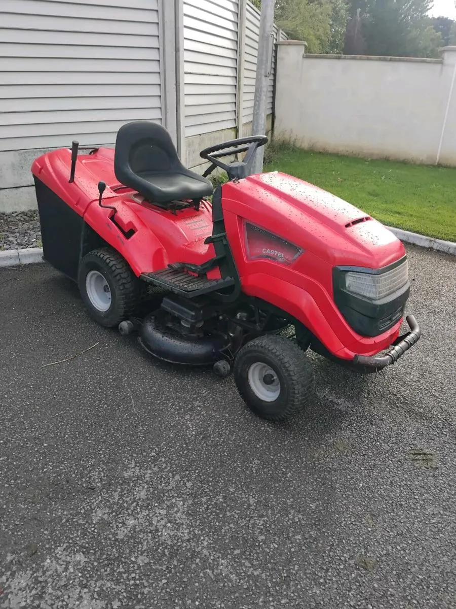 Ride on lawnmower - Image 1