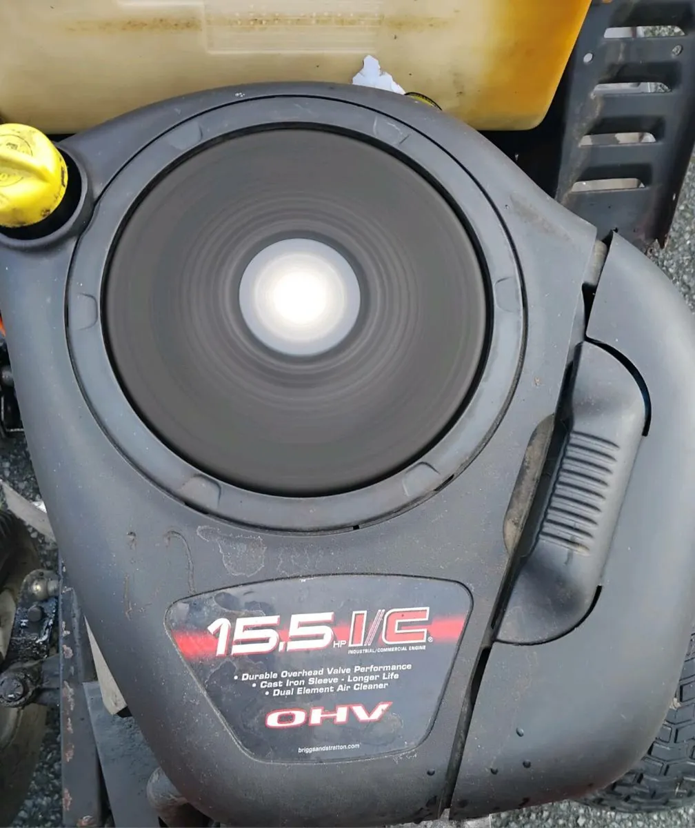 Ride on lawnmower - Image 3
