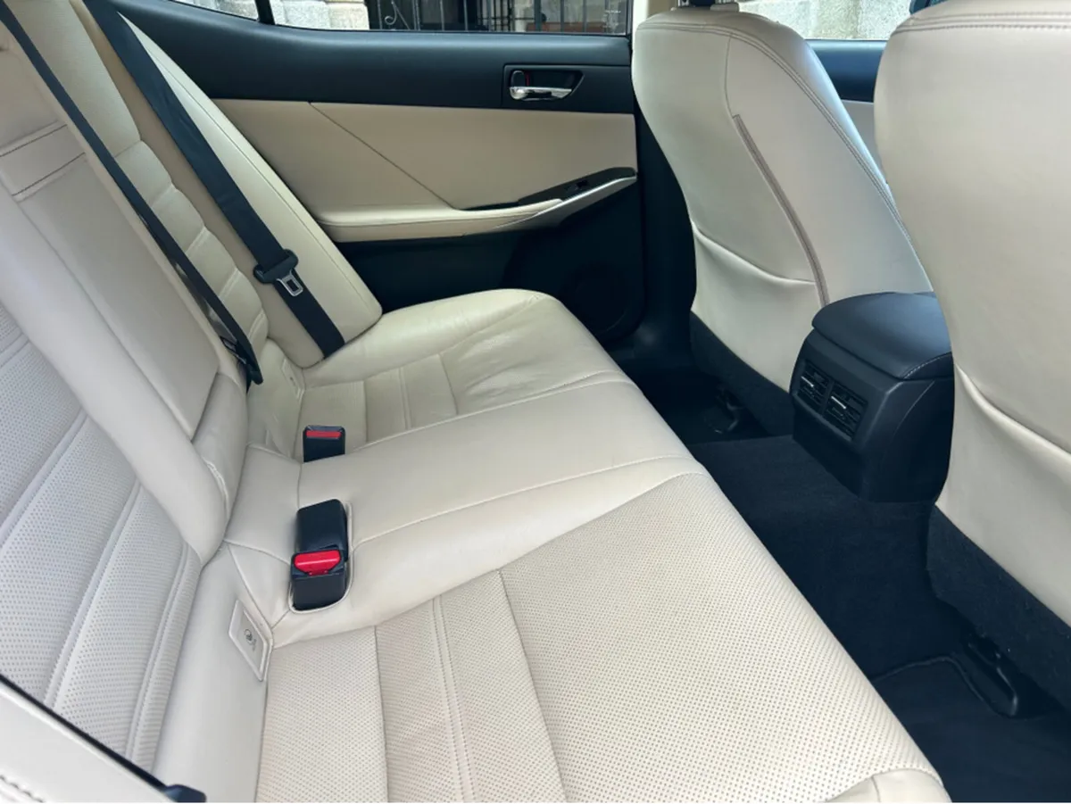Lexus IS 300 H 2.5 EXECUTIVE EDITION 4DR A - Image 2