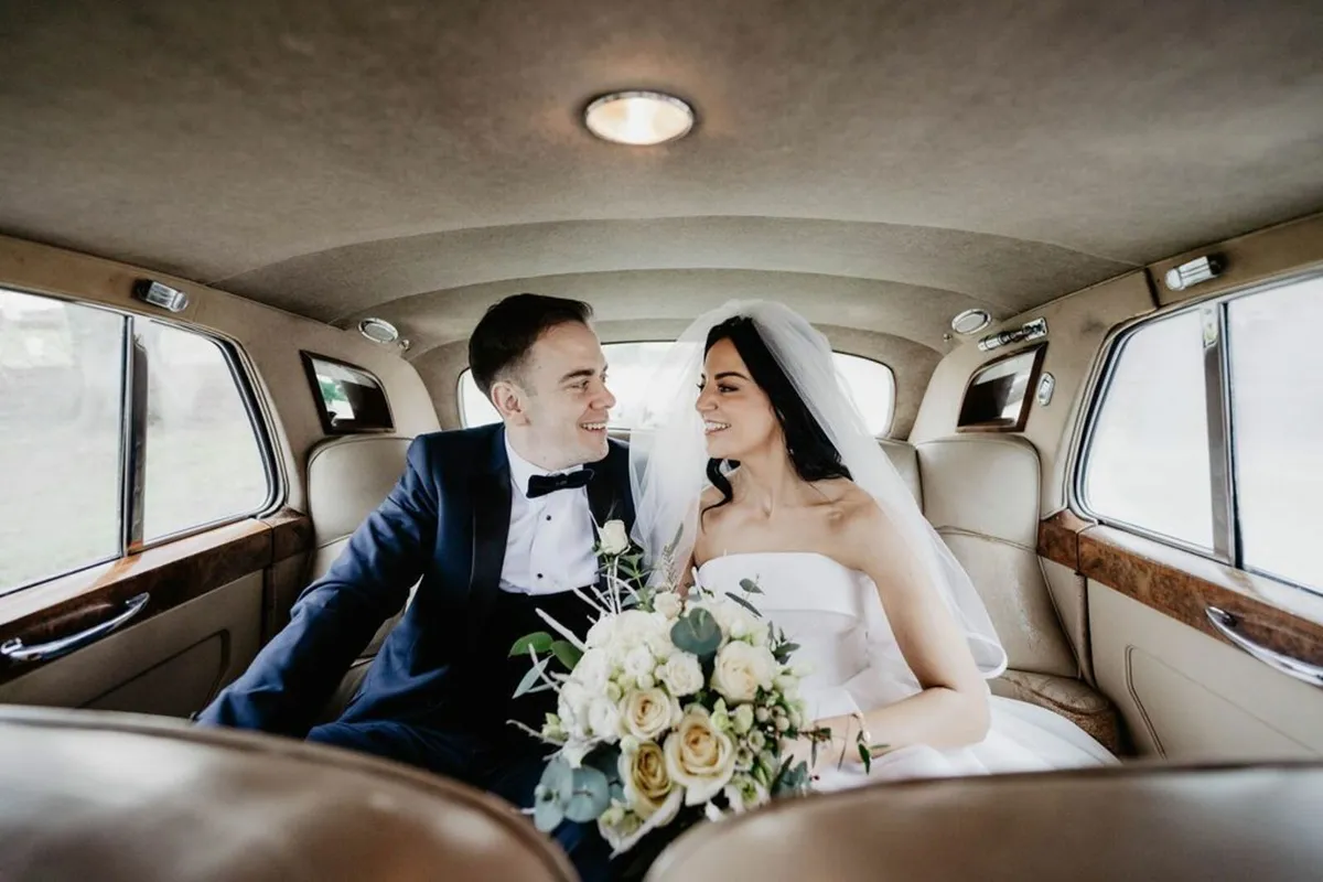 Wedding dress - Image 2