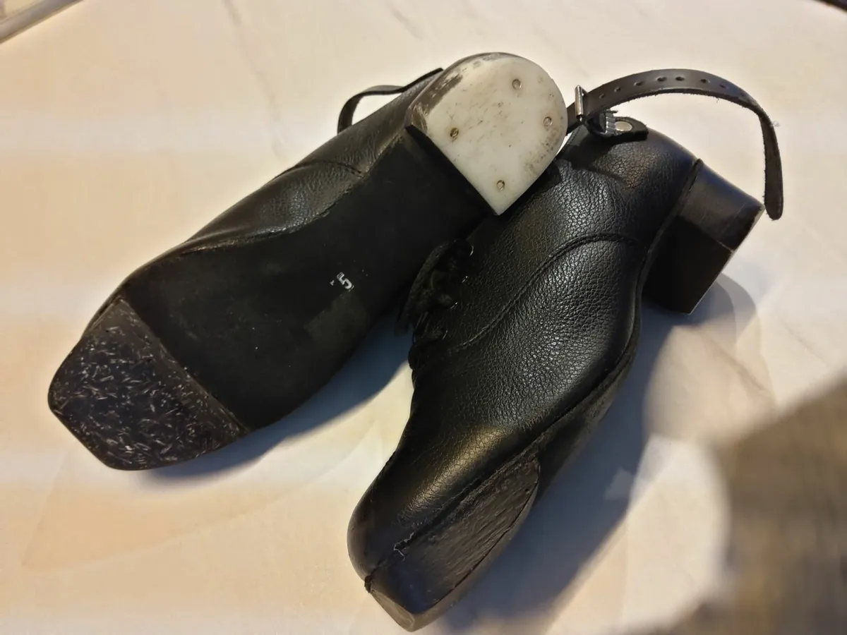 Irish dancing shoes - Image 1