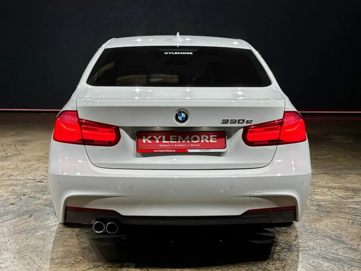 BMW 3-Series 330e - HYBRID M-SPORT - LOW MILEAGE - - Image 4
