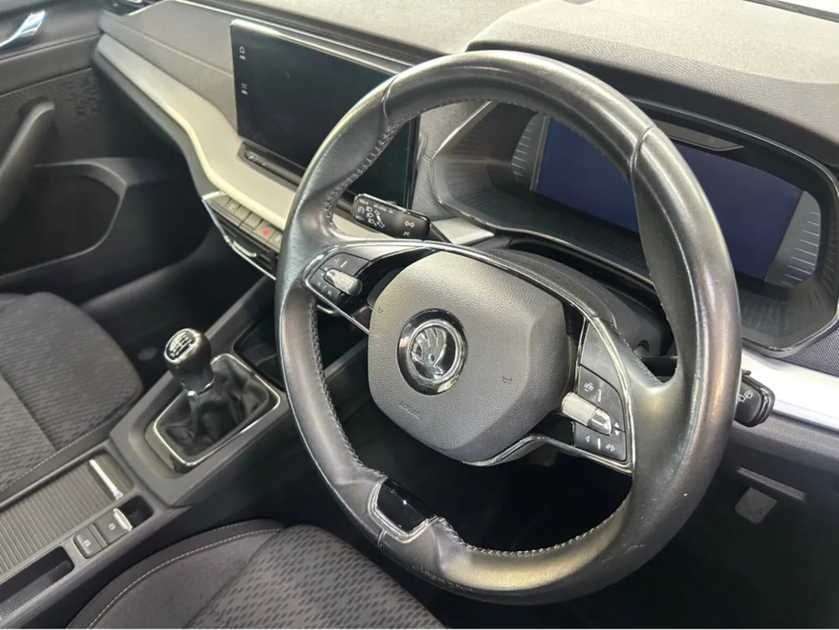 Skoda Octavia STYLE 2.0 TDI 115HP 5DR - Image 4