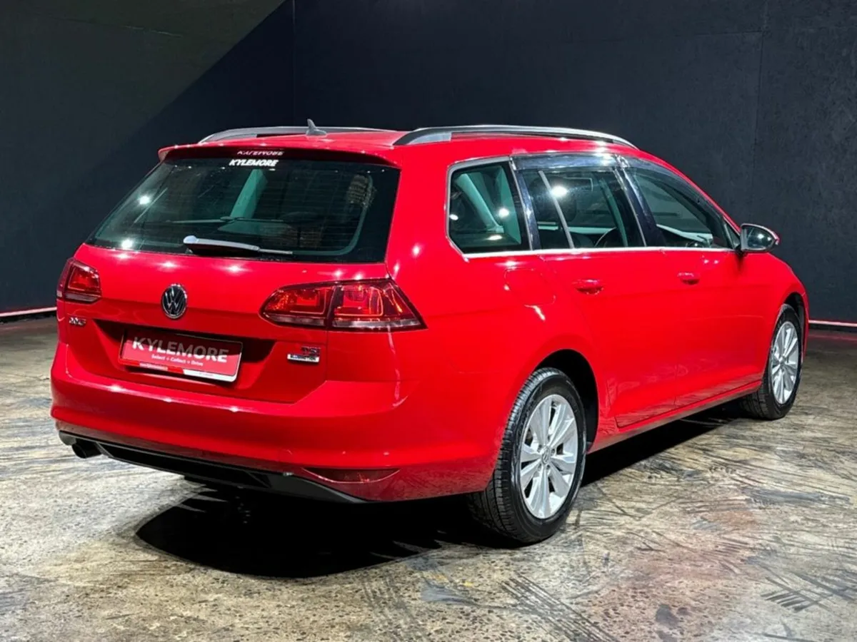Volkswagen Golf ESTATE - LOW MILEAGE - HUGE BOOT S - Image 4