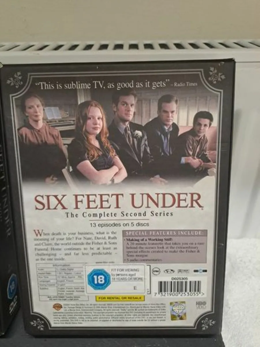 Six Feet Under Dvd sets postage cost incl - Image 3