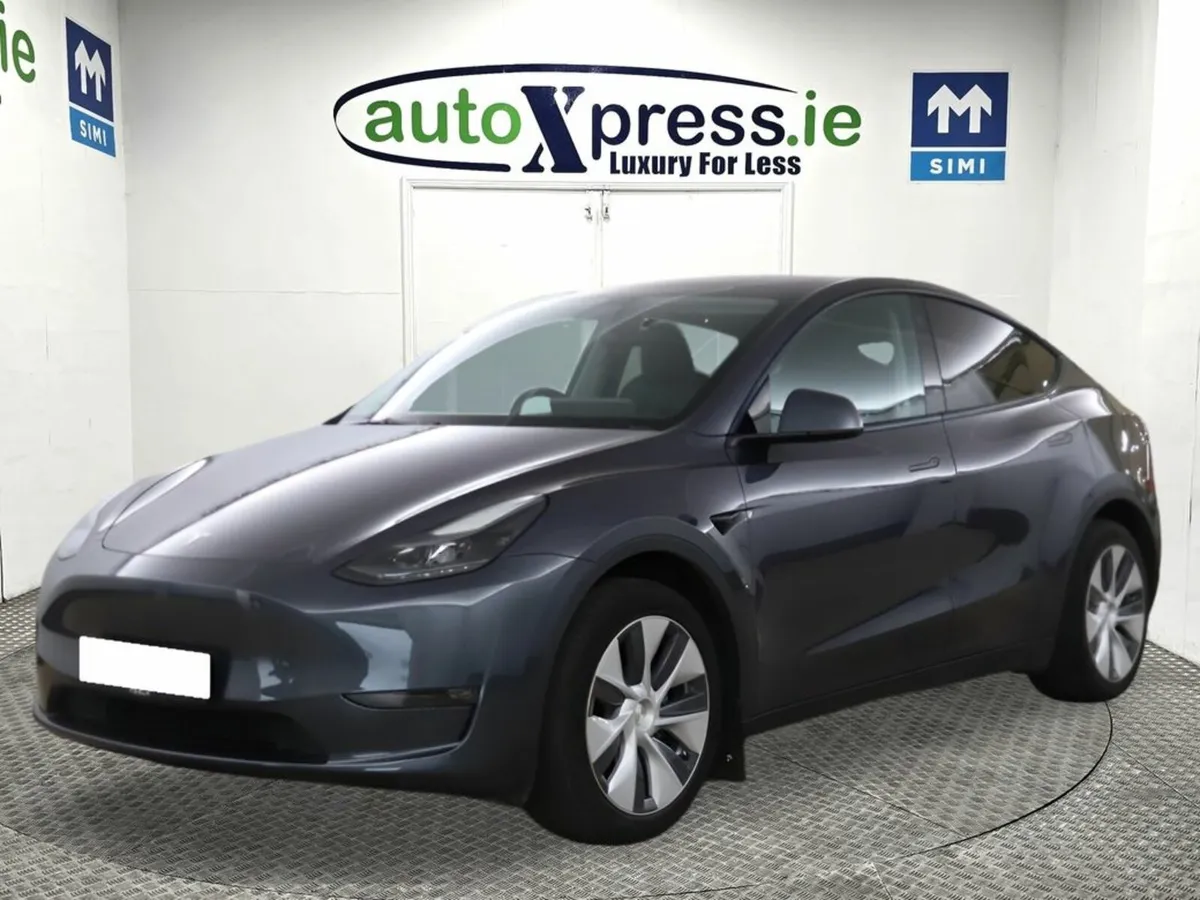 Tesla Model Y LONG RANGE AWD - Image 3