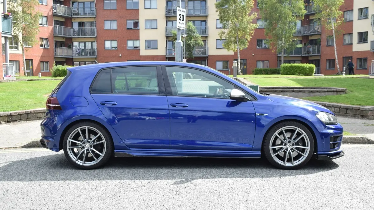 Low Milage Mk7 VW Golf R, Manual, Lapiz Blue - Image 4
