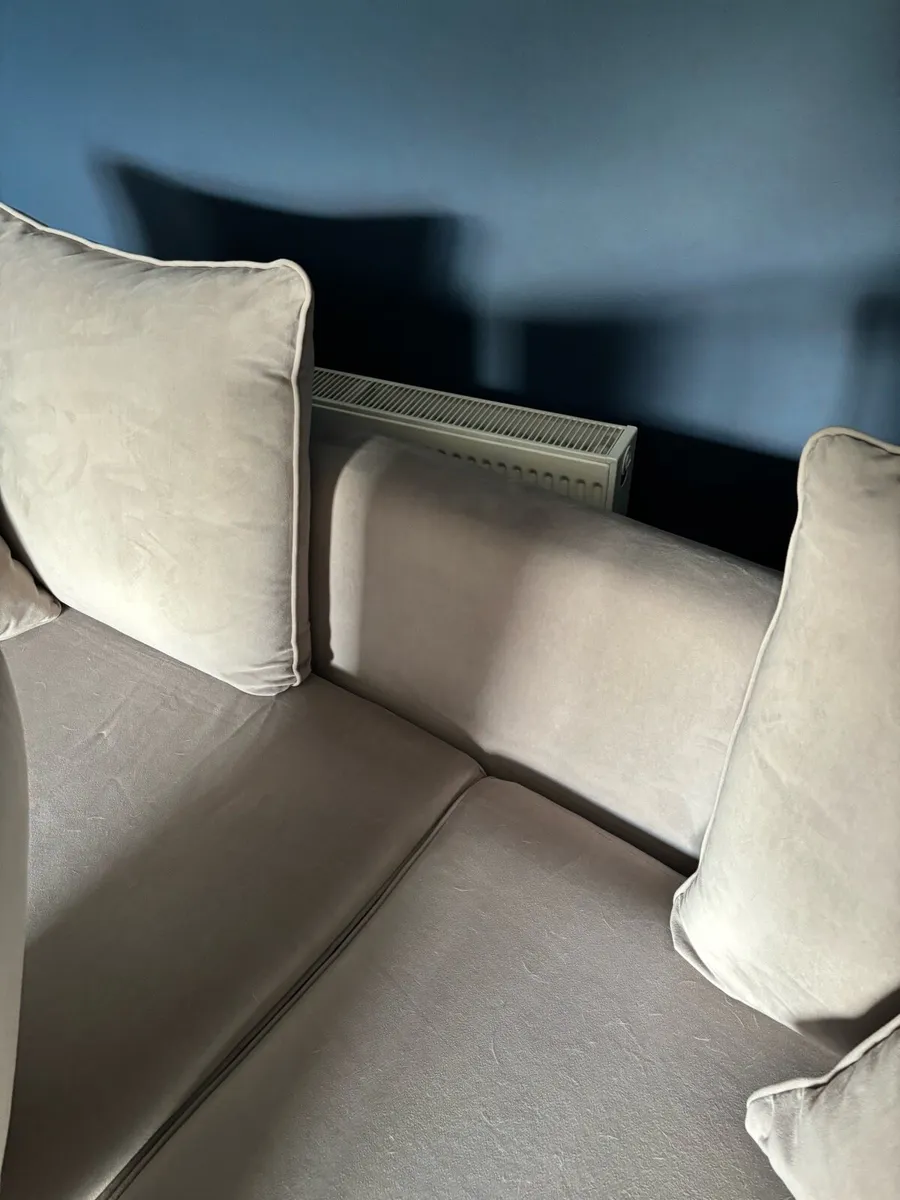 Sofa - Image 3