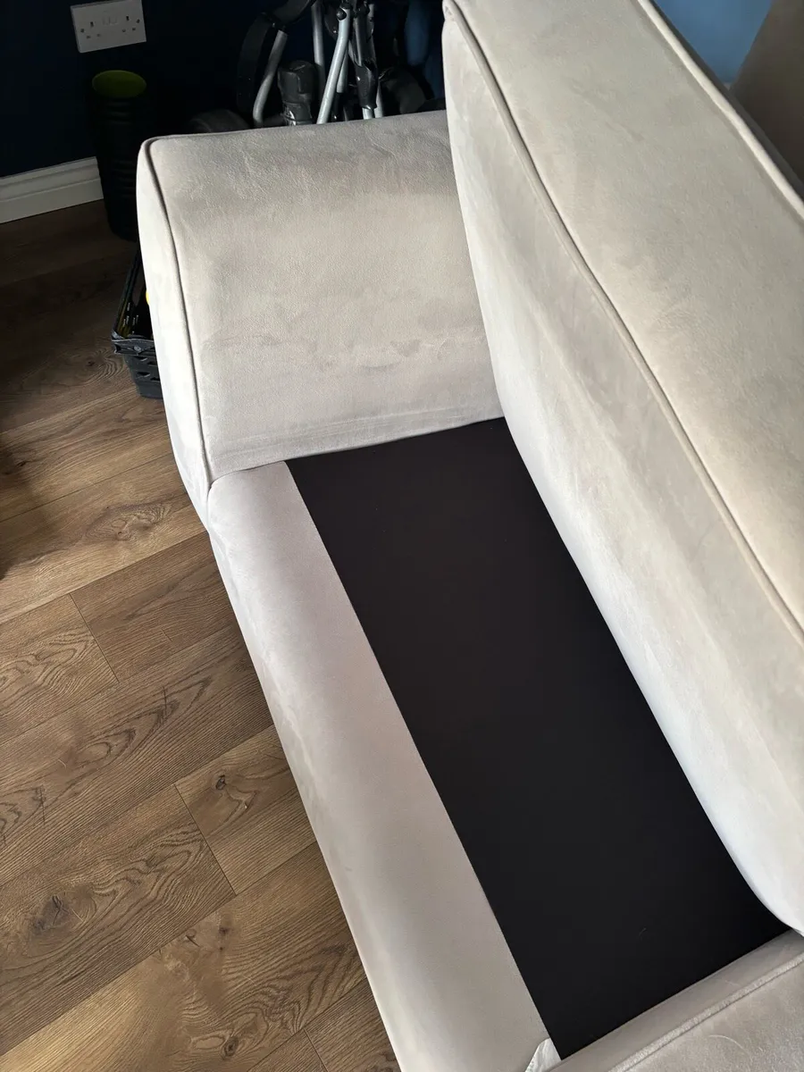 Sofa - Image 4
