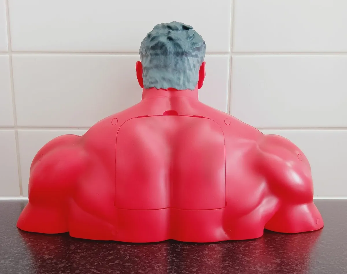 Red hulk popcorn bucket - Image 3