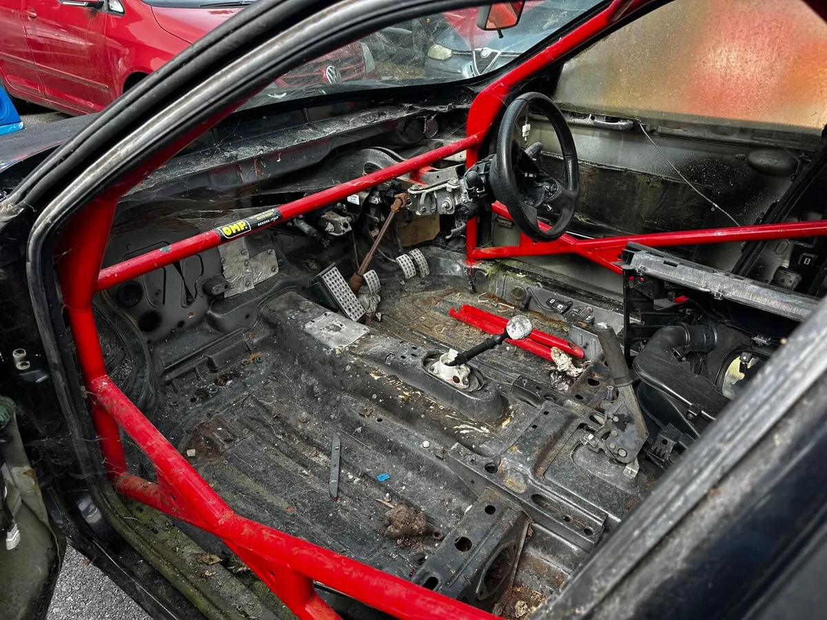 Alfa GTA track car rolling shell - Image 3