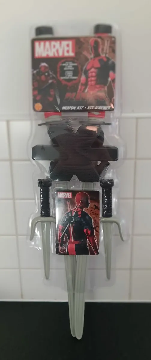 deadpool sword, gloves, mask - Image 1