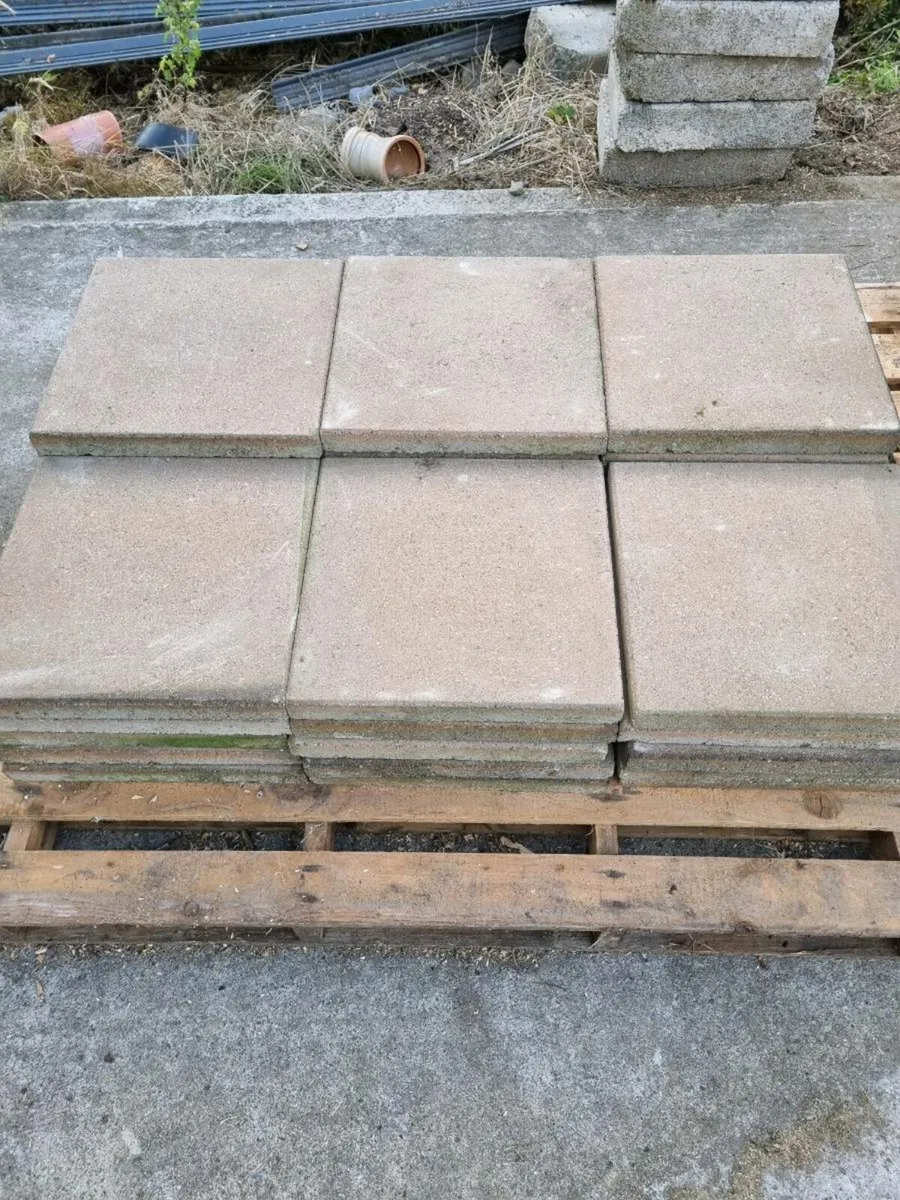 30 intermediate kerbs and 33 paving slabs - Image 2