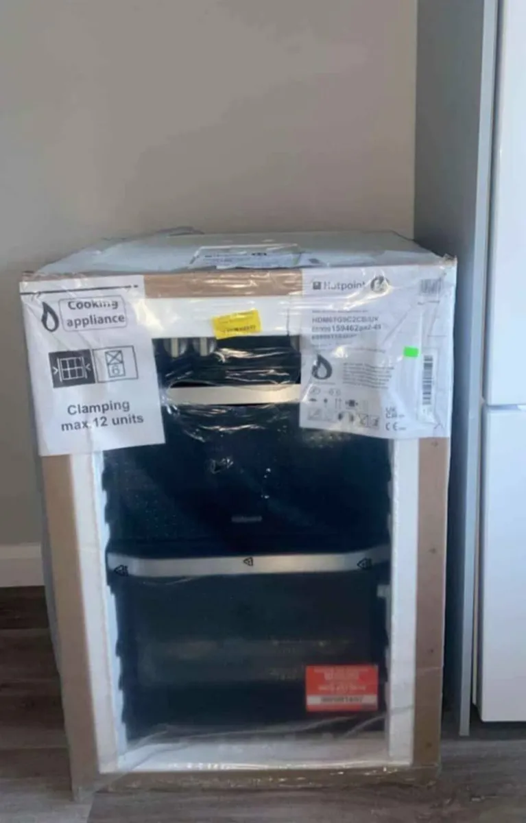 Hotpoint cooker - Image 2