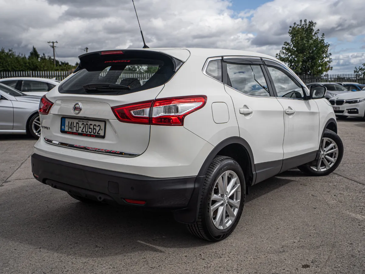 2014 Qashqai 1.6 4WD/Same owner 10yrs/Warranty - Image 2