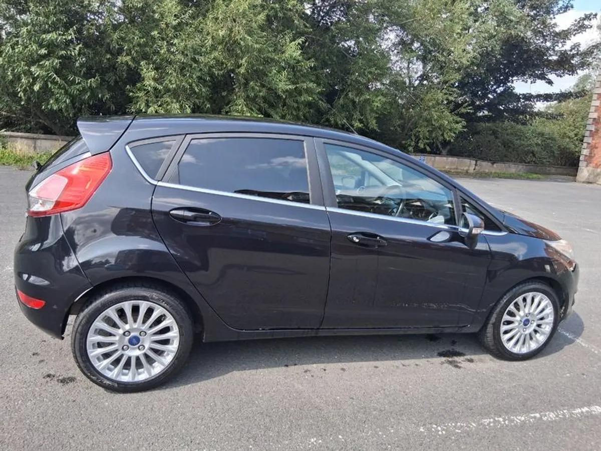 2014 Ford Fiesta - Image 1