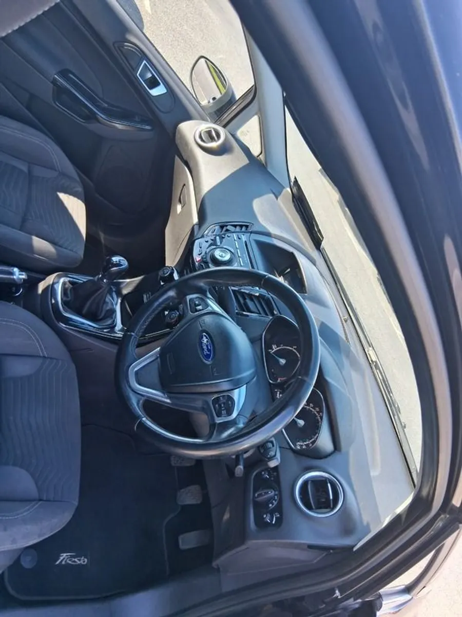 2014 Ford Fiesta - Image 3