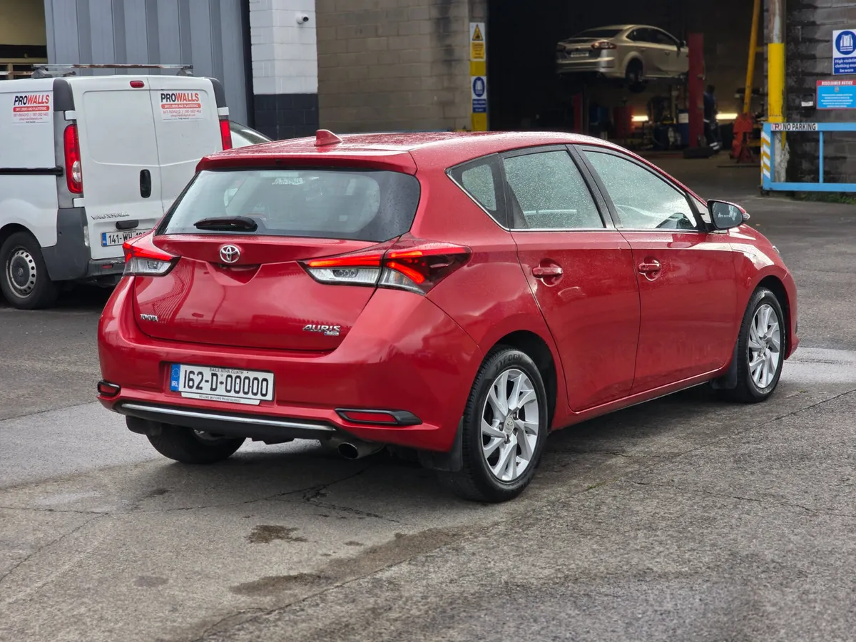 Toyota Auris 1.2T 5DR LUNA 4DR - Image 4