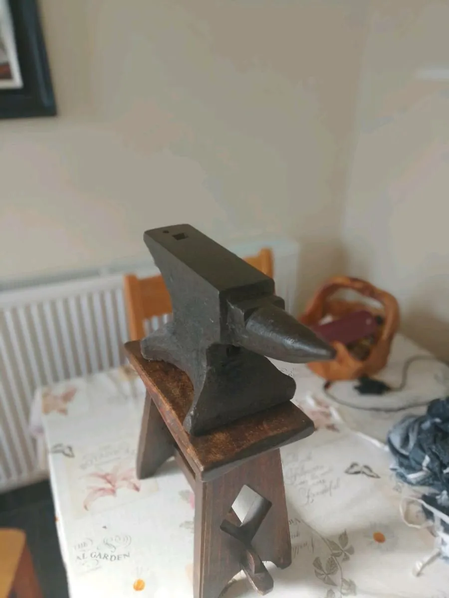 Vintage black smiths anvil mint condition - Image 1