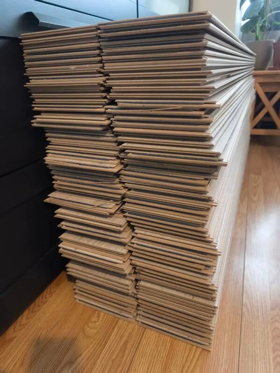 Wooden floor - Image 1