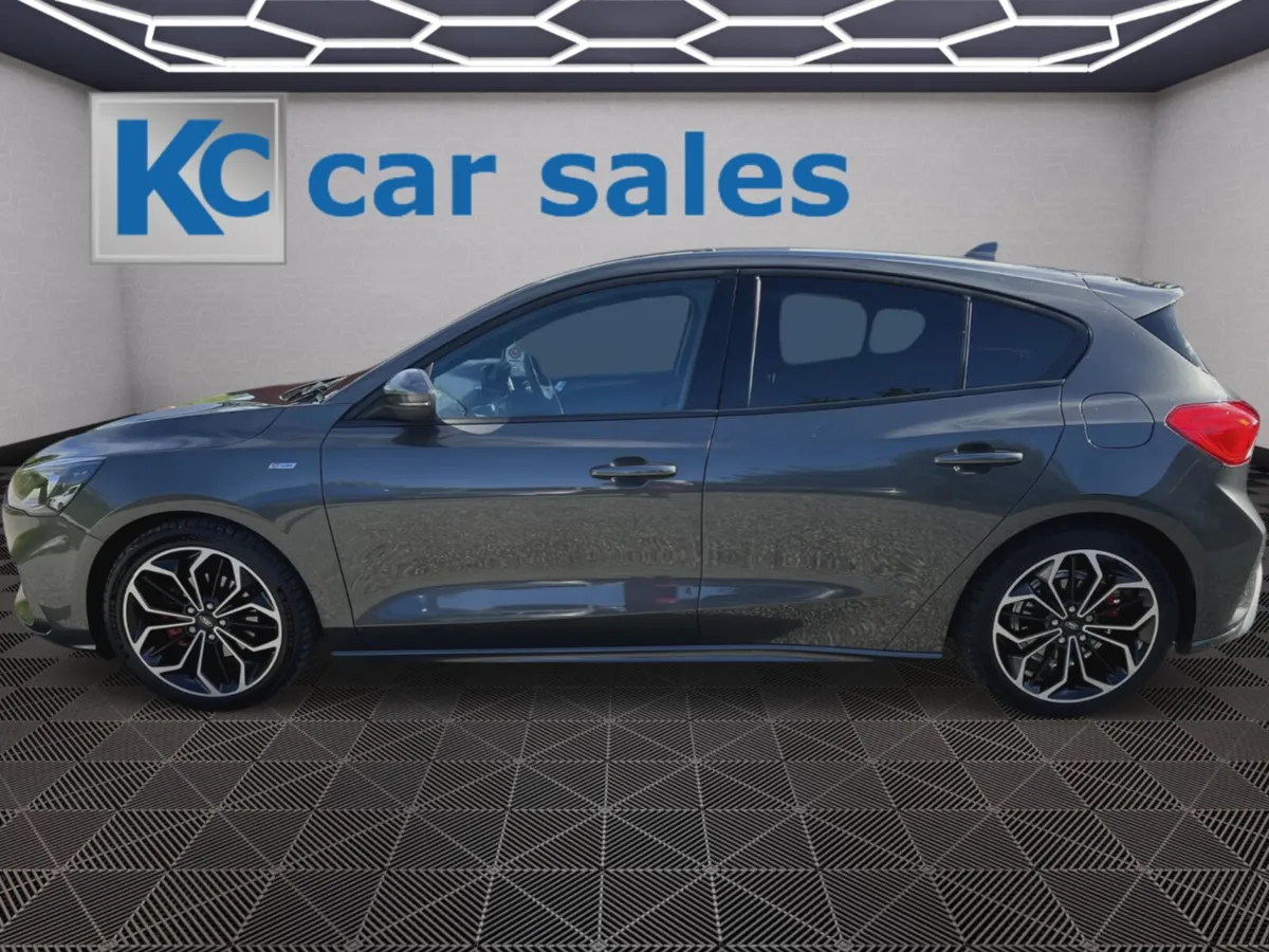 Ford Focus 2020 ST LINE - X , HEATED SEATS , NCT - Image 4