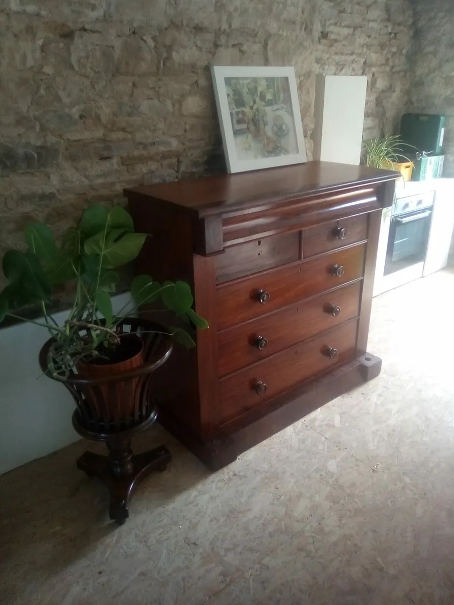 Chest of drawers - Image 1