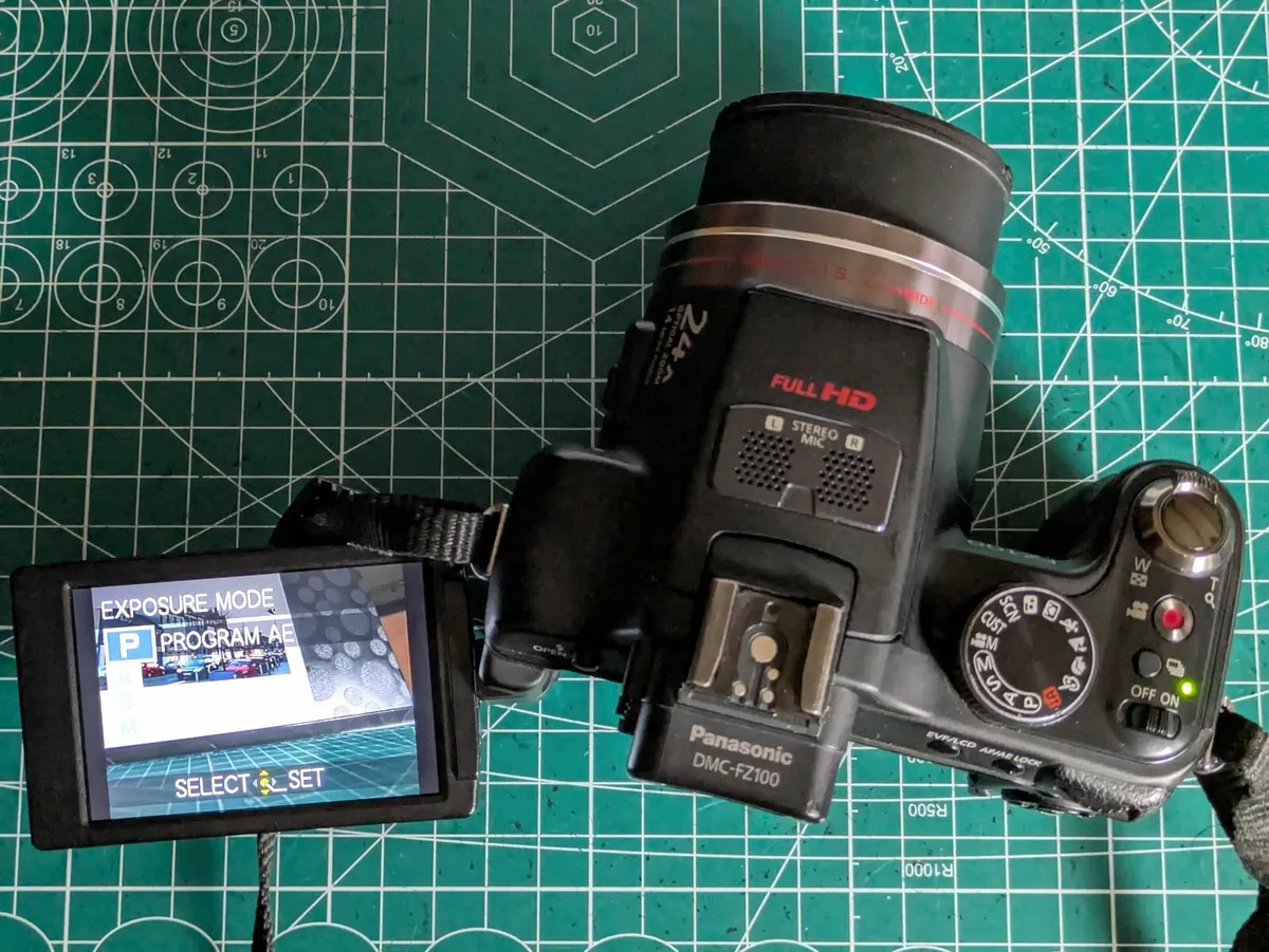 Panasonic Lumix FZ100 24x Superzoom Leica lens💥 - Image 4