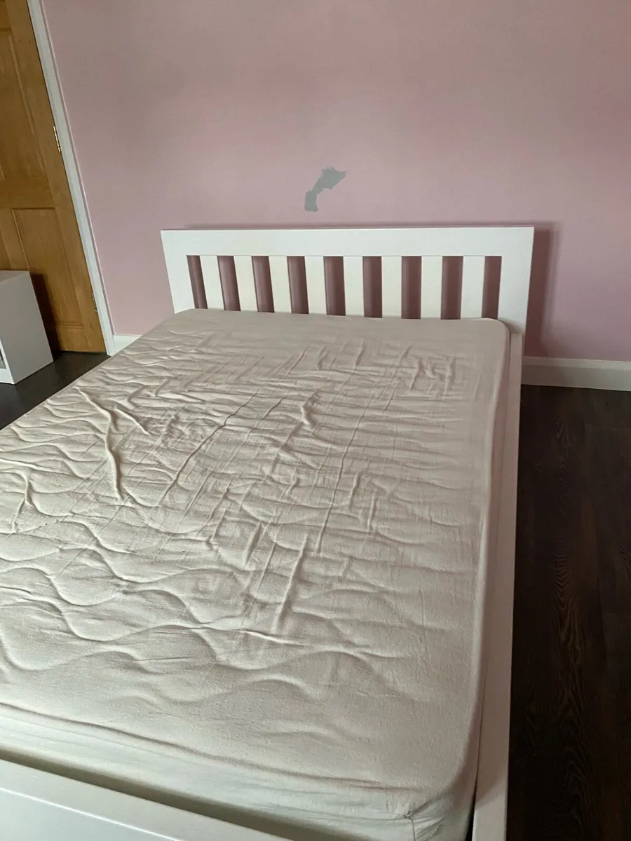 Solid timber double bed - Image 3