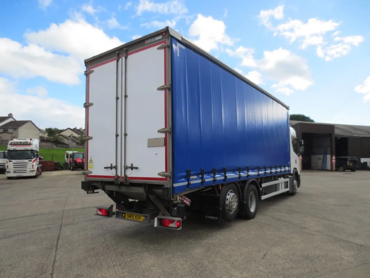 2019 Scania G320 6x2 Curtainsider - Image 4