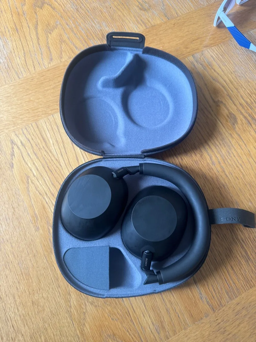 Sony XM6 Headphones - Image 1