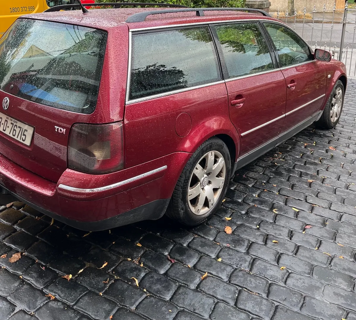 Volkswagen Passat 2003 - Image 1