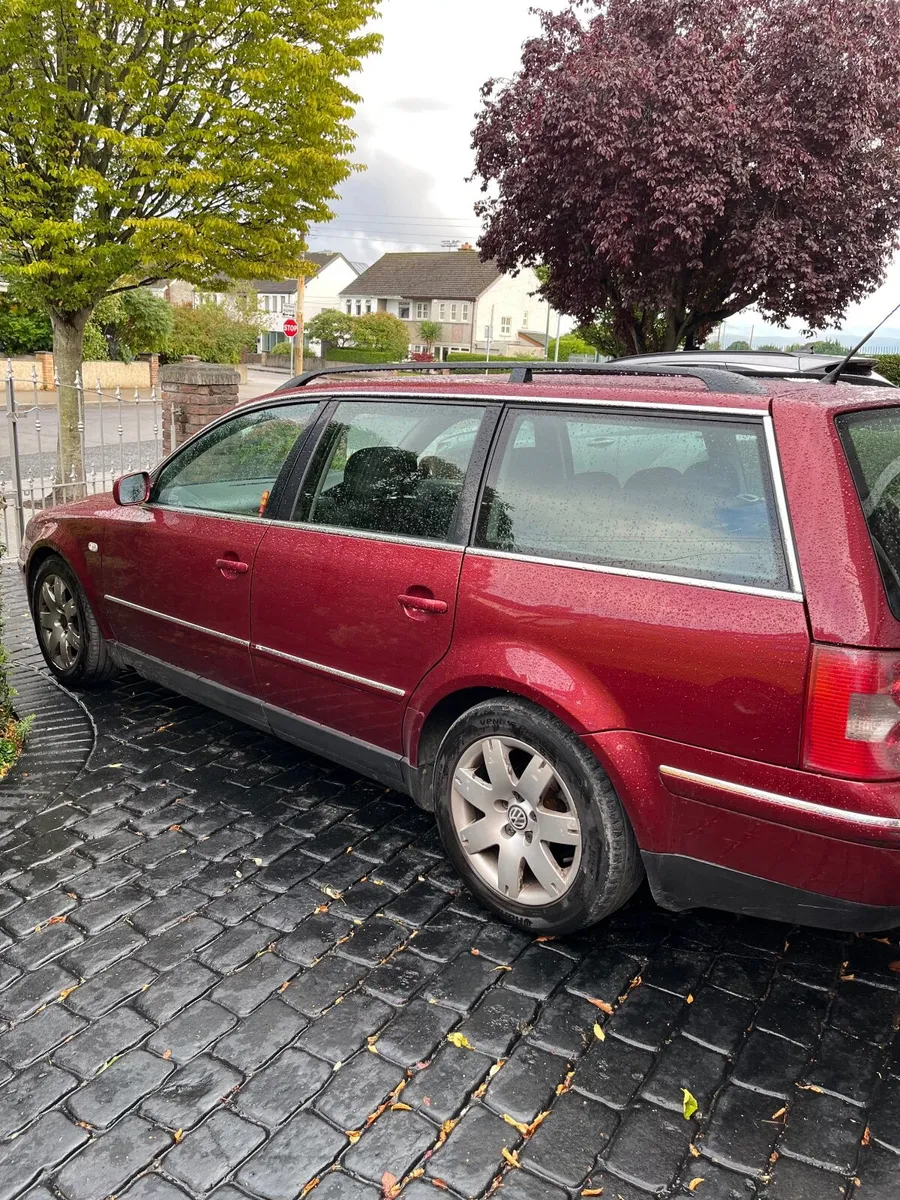 Volkswagen Passat 2003 - Image 3