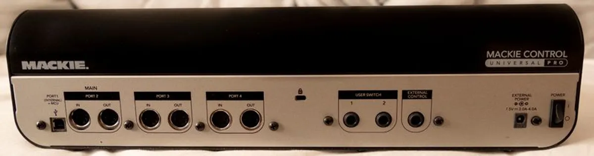 Mackie Control Universal Pro - Image 2