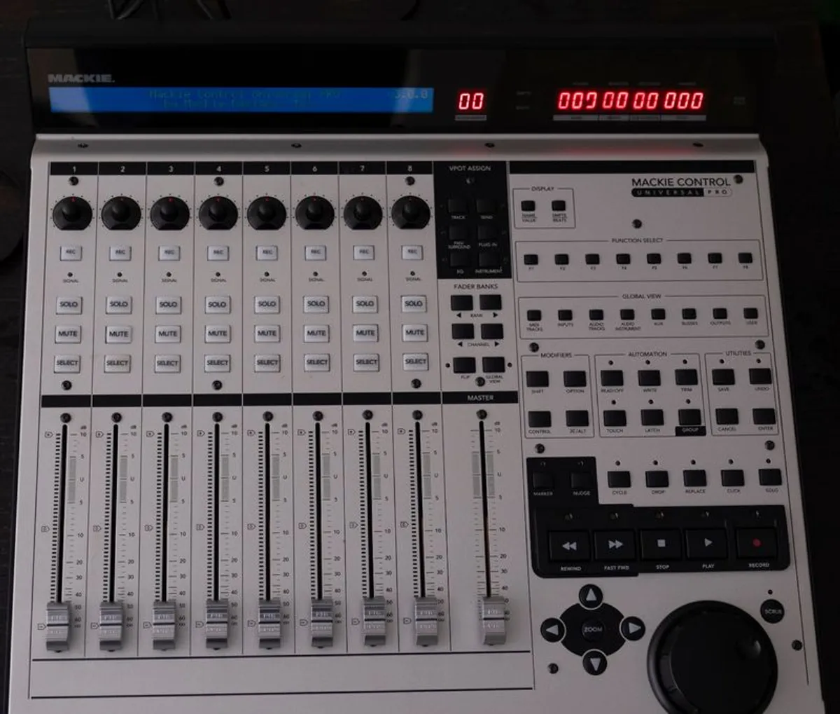Mackie Control Universal Pro - Image 3