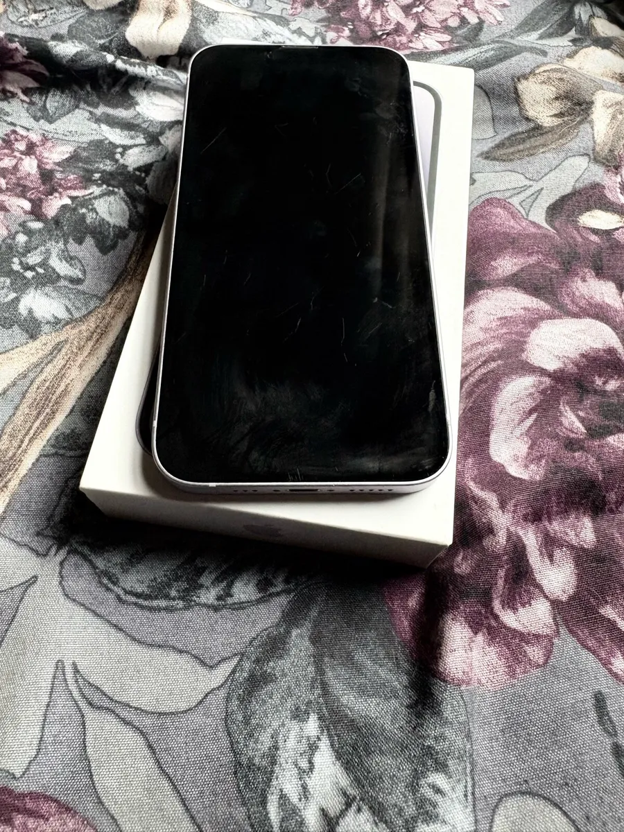 iPhone 14 - Image 2