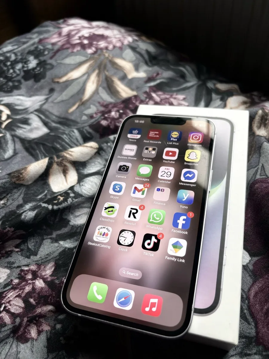 iPhone 14 - Image 3