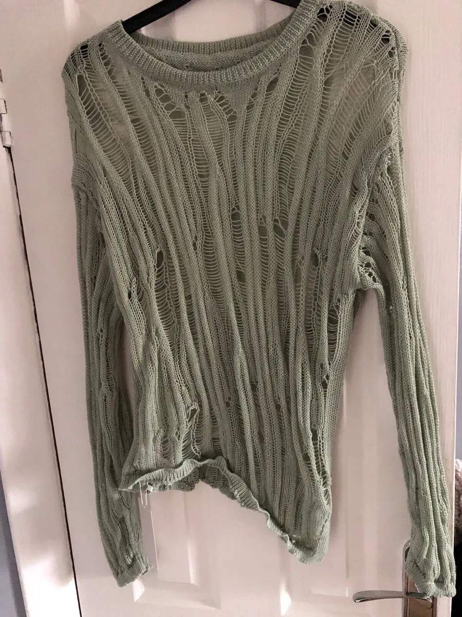 Ladies  BNWT jumper size S €10 - Image 4