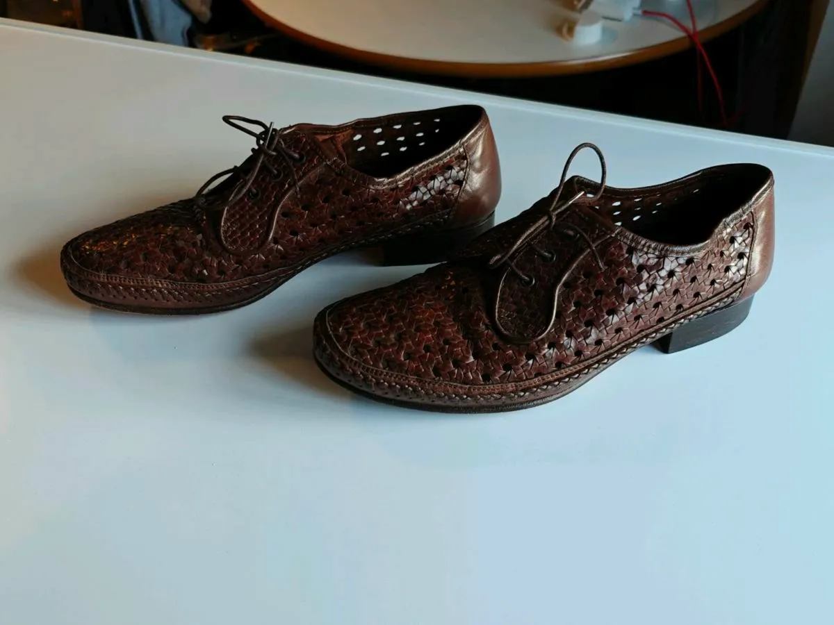 Vintage leather shoes - Image 3
