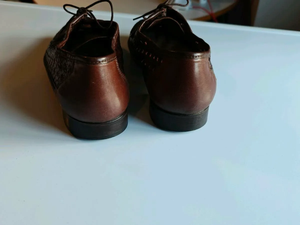 Vintage leather shoes - Image 4