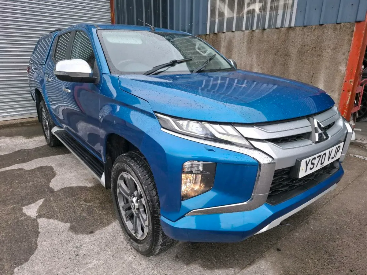2021 L200 WARRIOR LOW MILES LEATHER - Image 3